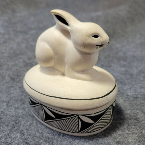 Vintage Acoma Pottery Rabbit Oval Trinket Box Black & White Geometric Design - Picture 3 of 13